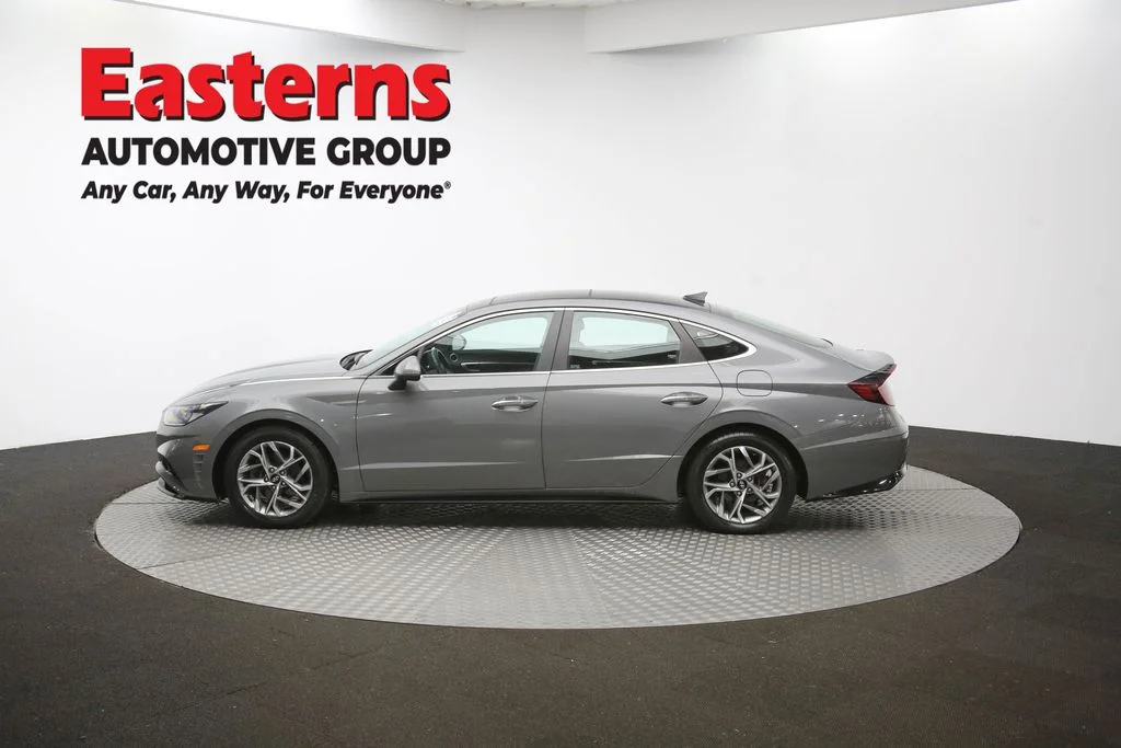 Used 2022 Gray Hyundai SEL image 58