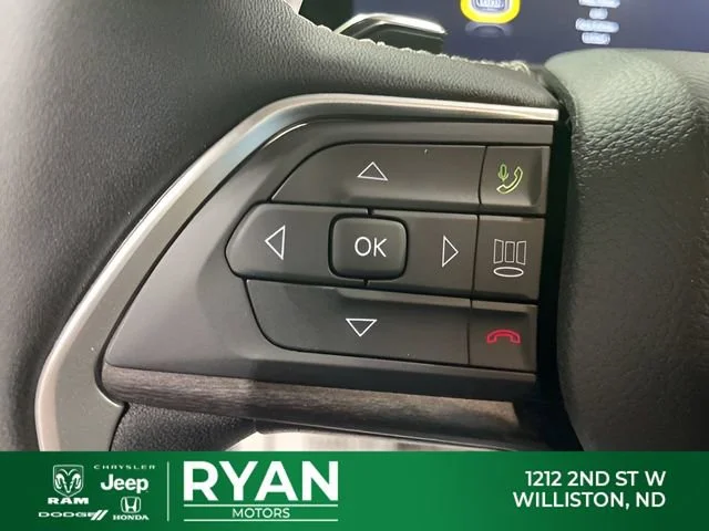 New 2026 White/off-white Jeep Laredo image 28