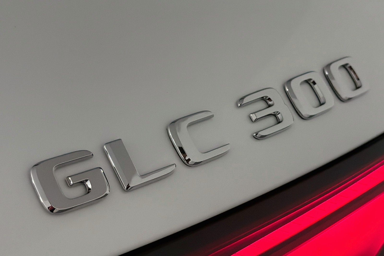 New 2026 Polar White Mercedes-Benz GLC 300 SUV image 8