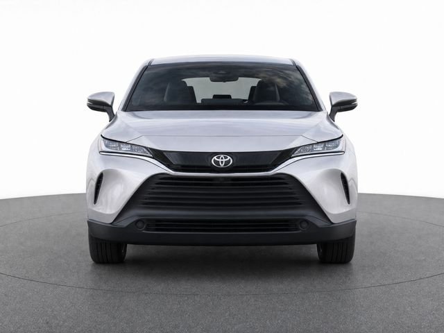 Used 2022  Toyota LE image 5