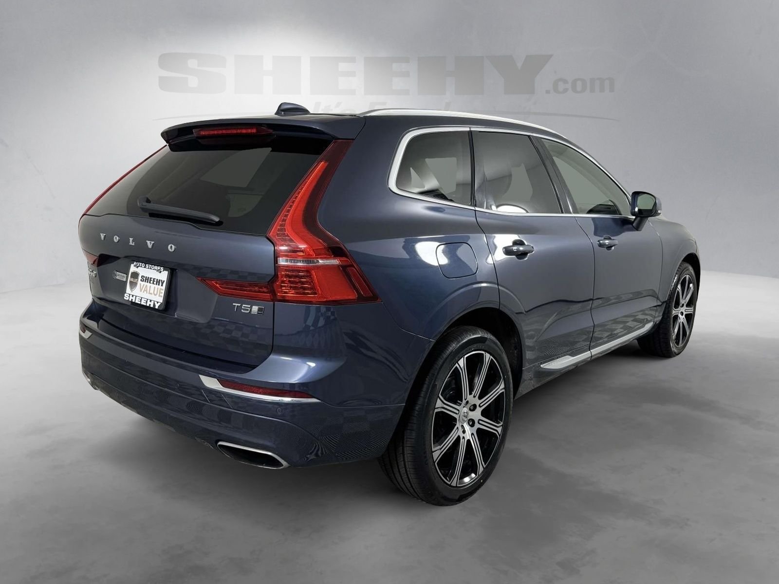 Used 2020 Blue Volvo T5 Inscription image 13