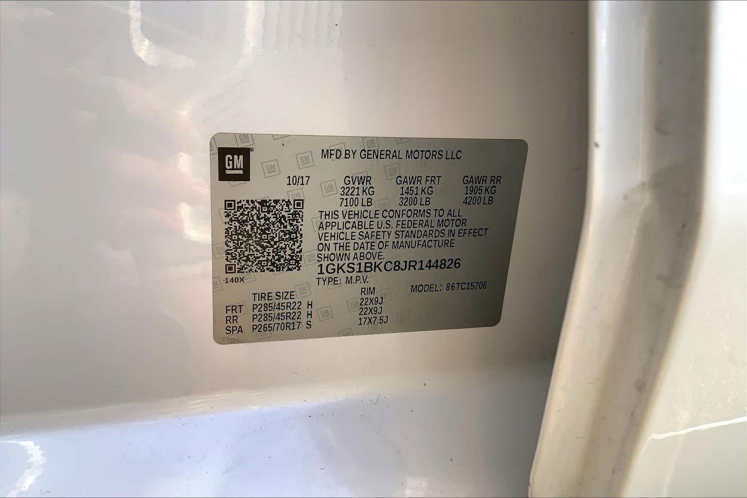 Used 2018 White Frost Tricoat GMC SLT image 37