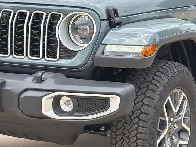 New 2026 Anvil Clear-Coat Exterior Paint Jeep Sahara image 4