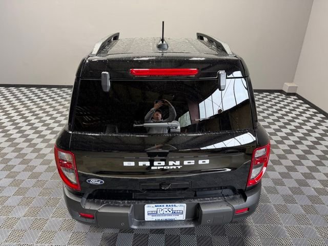 New 2026 Shadow Black Ford Outer Banks® image 12