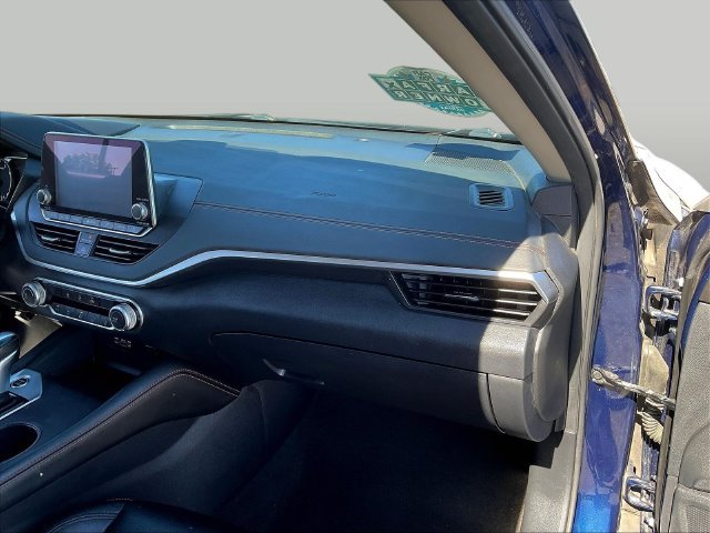 Used 2022 Blue Nissan 2.5 SR image 26