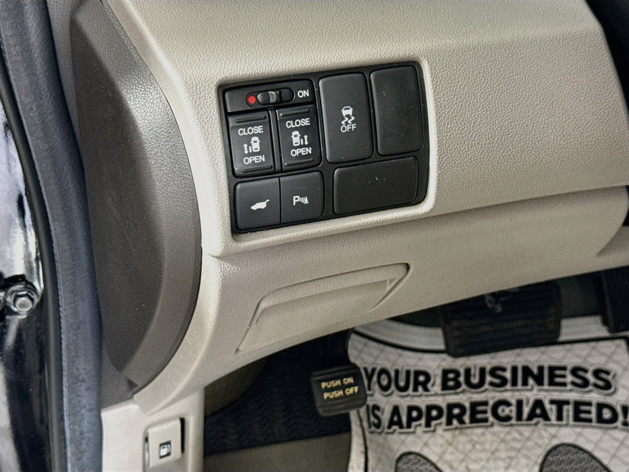 Used 2013 Crystal Black Pearl Honda Touring image 10
