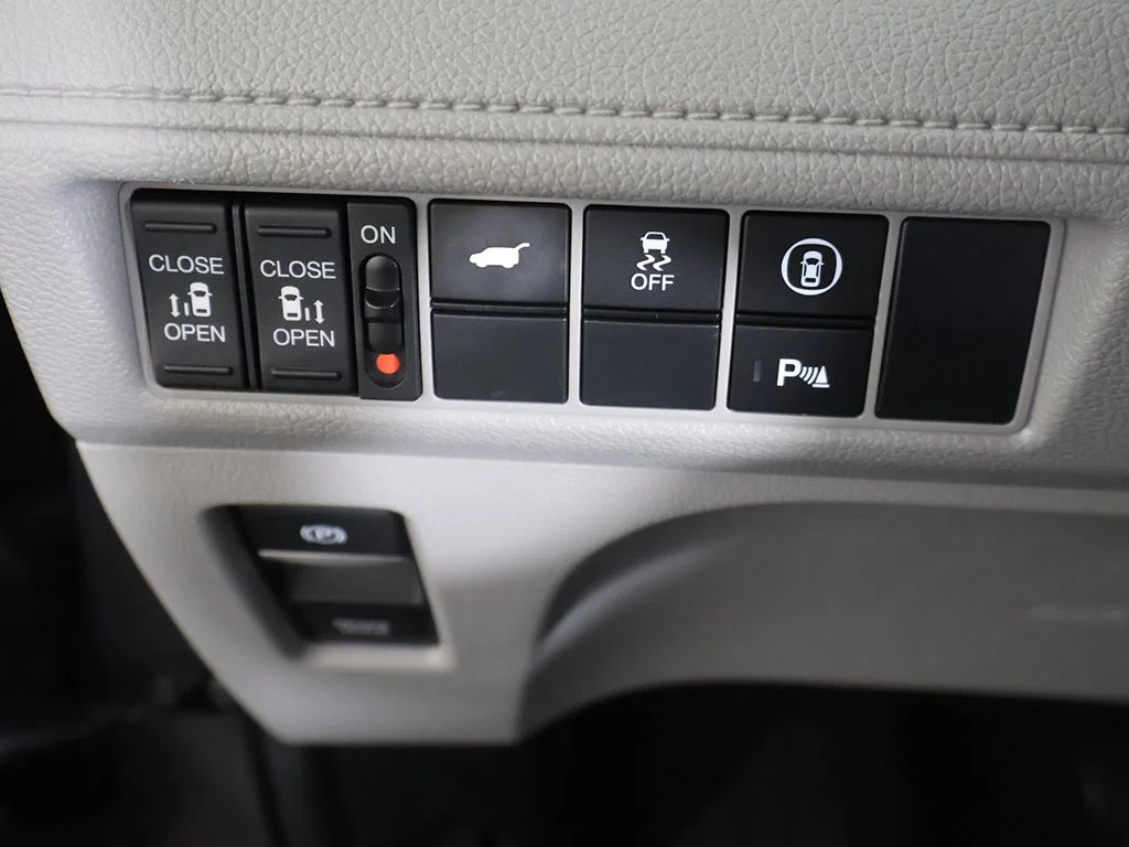 Used 2023 Gray Honda Elite image 39