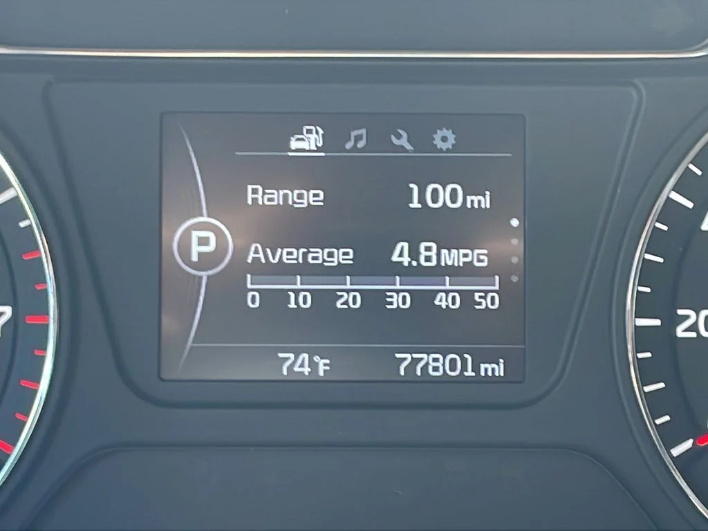 Used 2016 Silver Kia EX image 12
