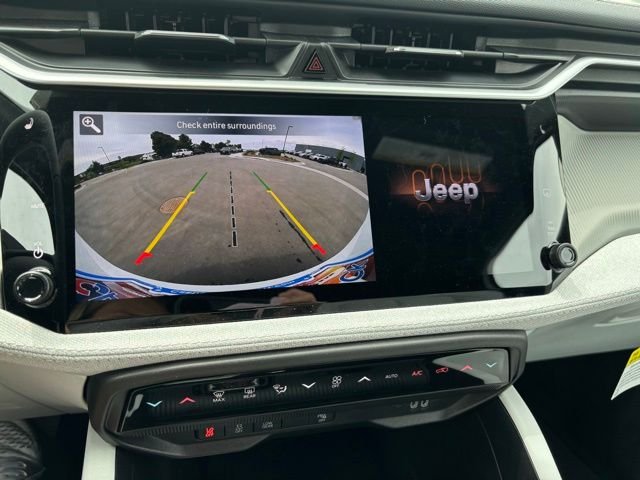 New 2026 Bright White Clear-Coat Exterior Paint Jeep Laredo image 28