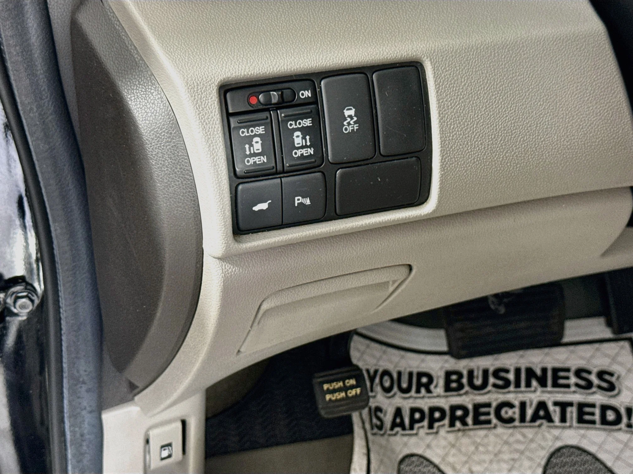 Used 2013 Crystal Black Pearl Honda Touring image 10