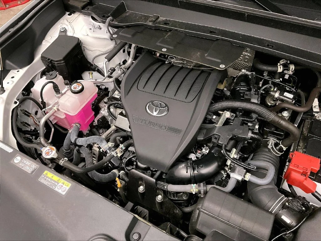 Used 2025 Beige Toyota XLE image 39