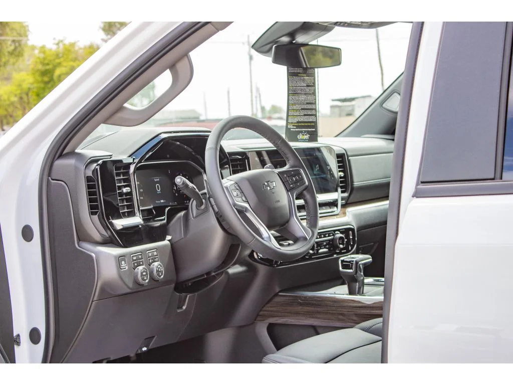 New 2026 Summit White Chevrolet LT Trail Boss image 32