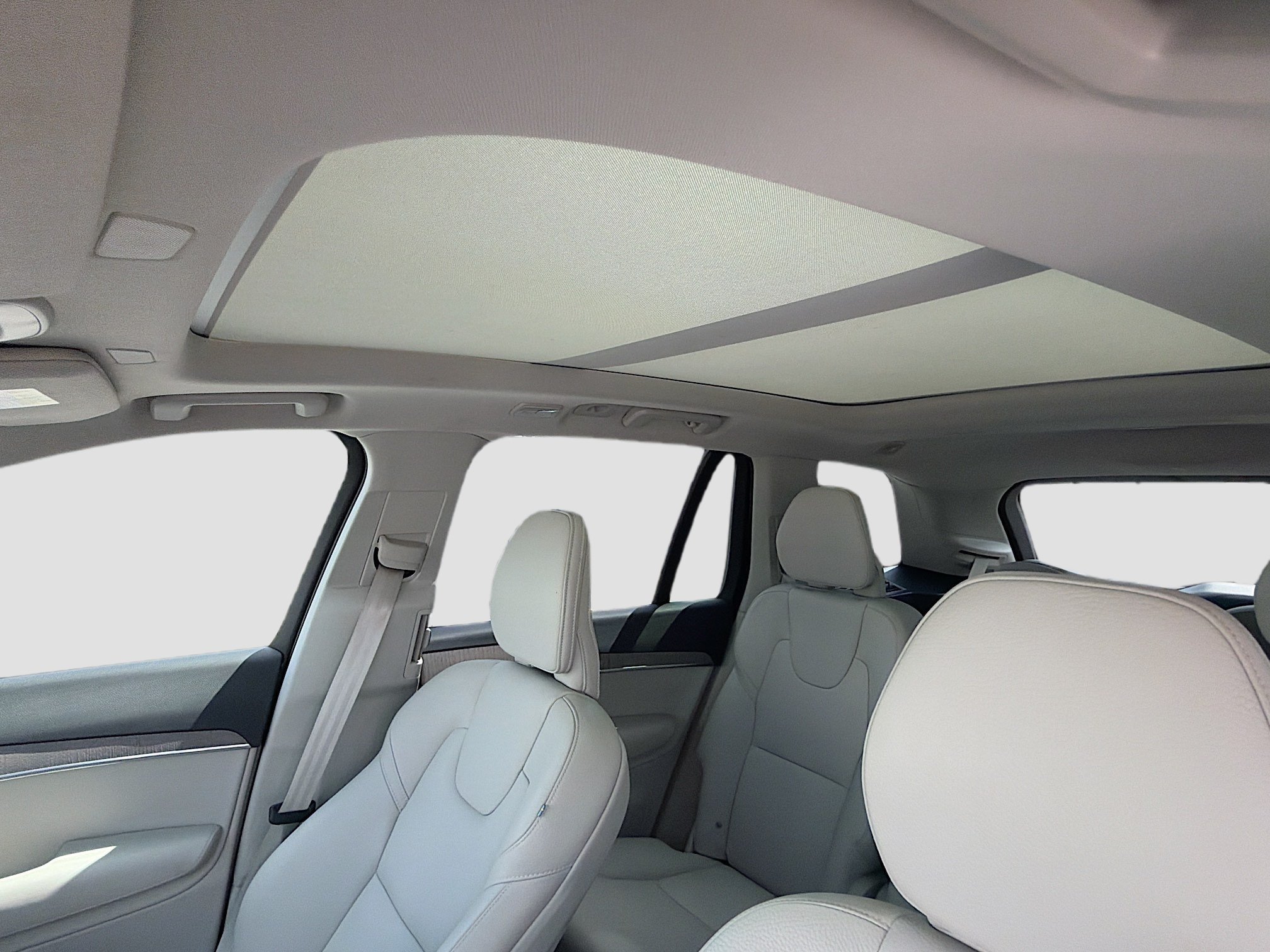 Used 2025 Denim Blue Metallic Volvo Plus image 27