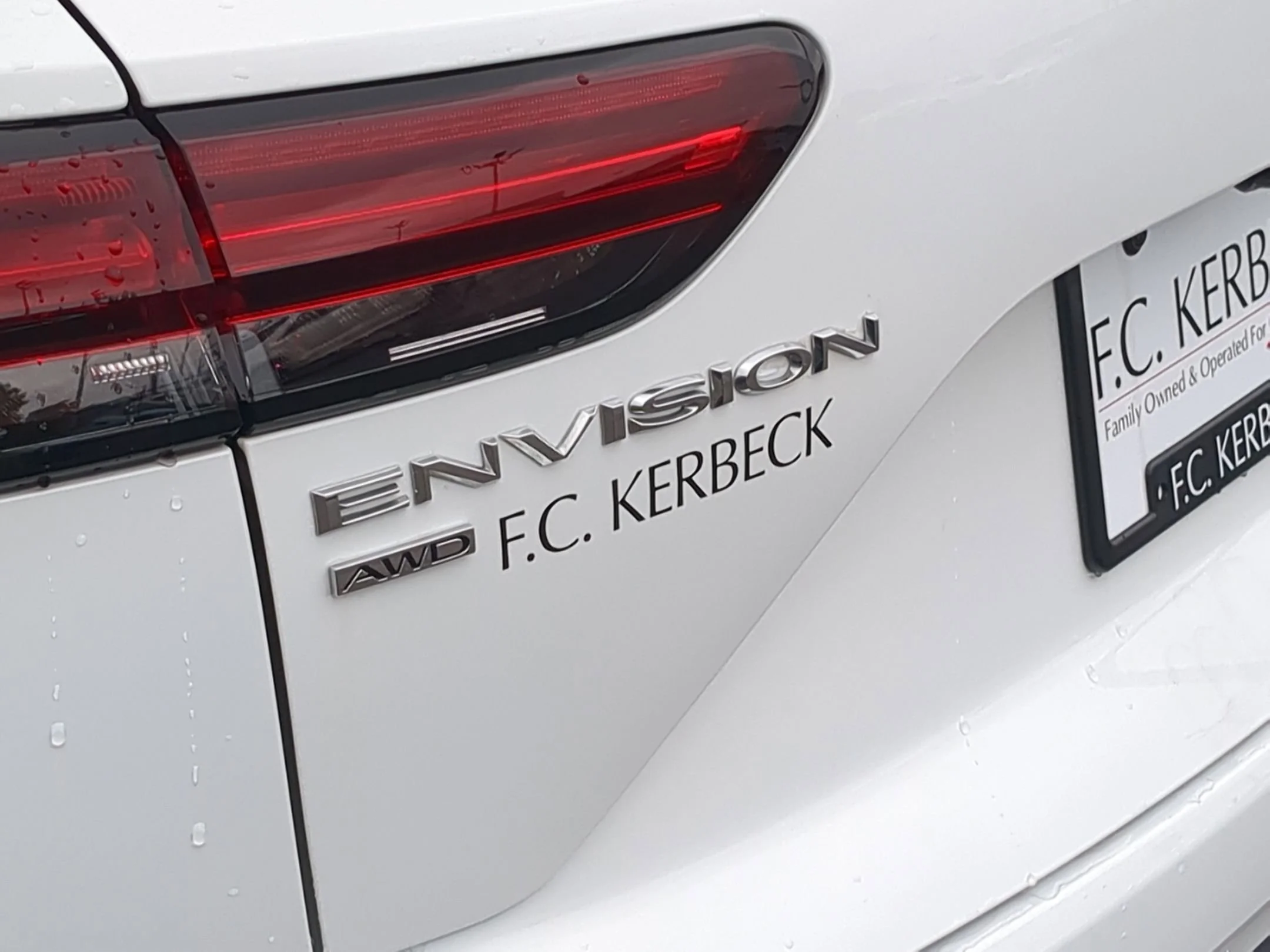 Used 2023 Summit White Buick Essence image 31