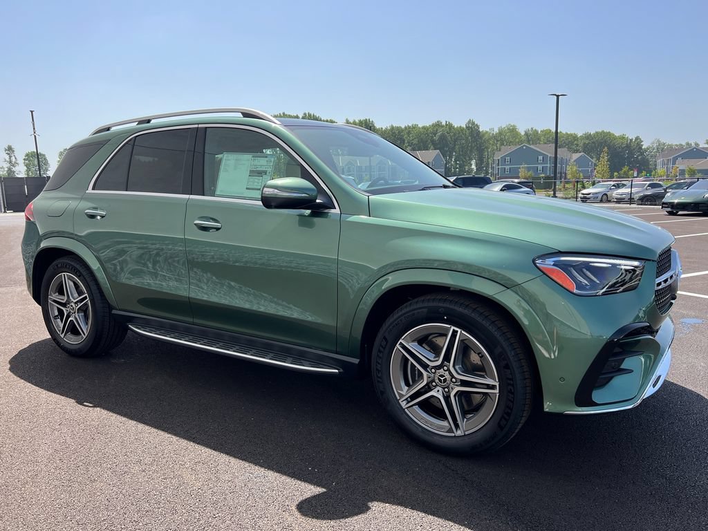 New 2026 MANUFAKTUR Ireland Mid Green Metallic Mercedes-Benz GLE 450 image 40