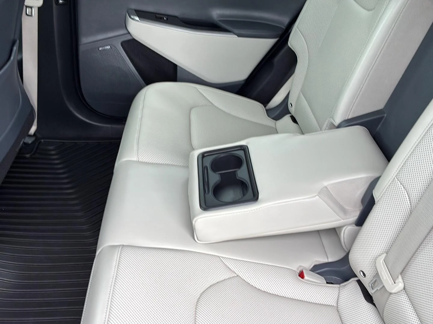 Used 2023 Gravity Blue Kia Wind image 21