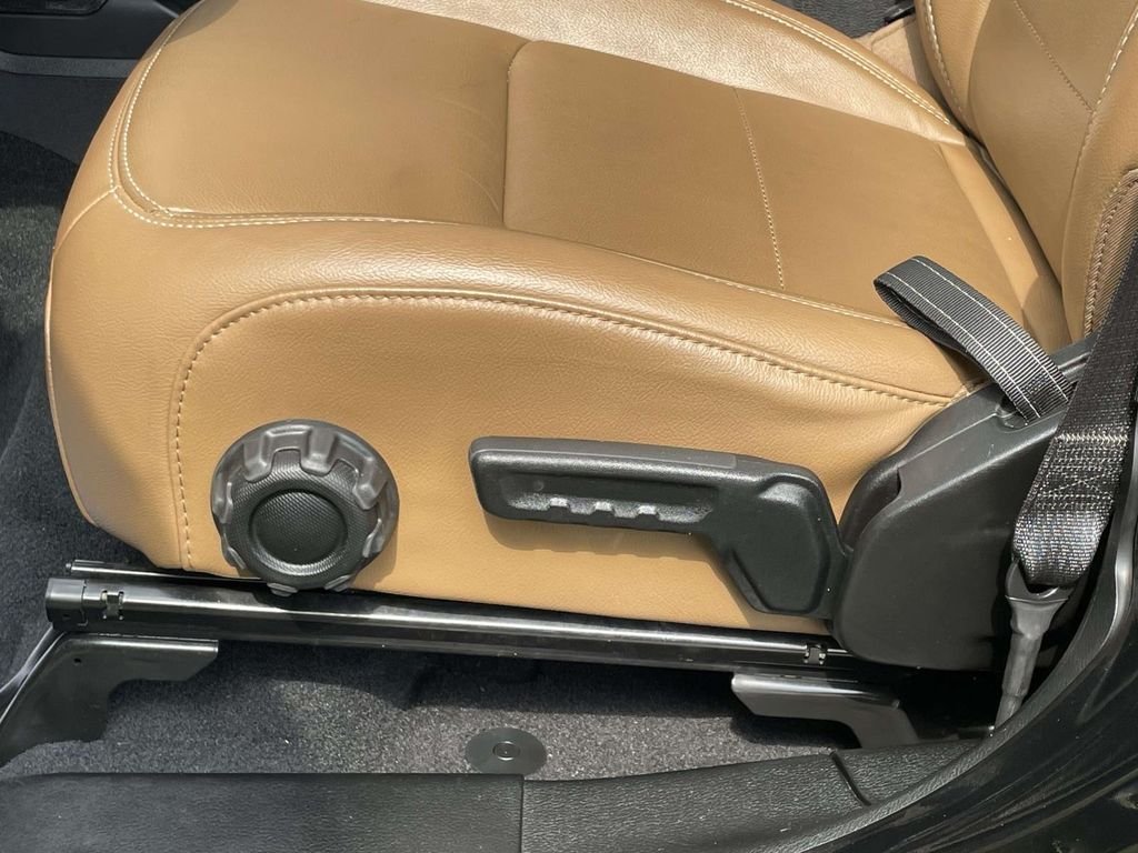 Used 2022 Black Jeep Unlimited Sahara image 17