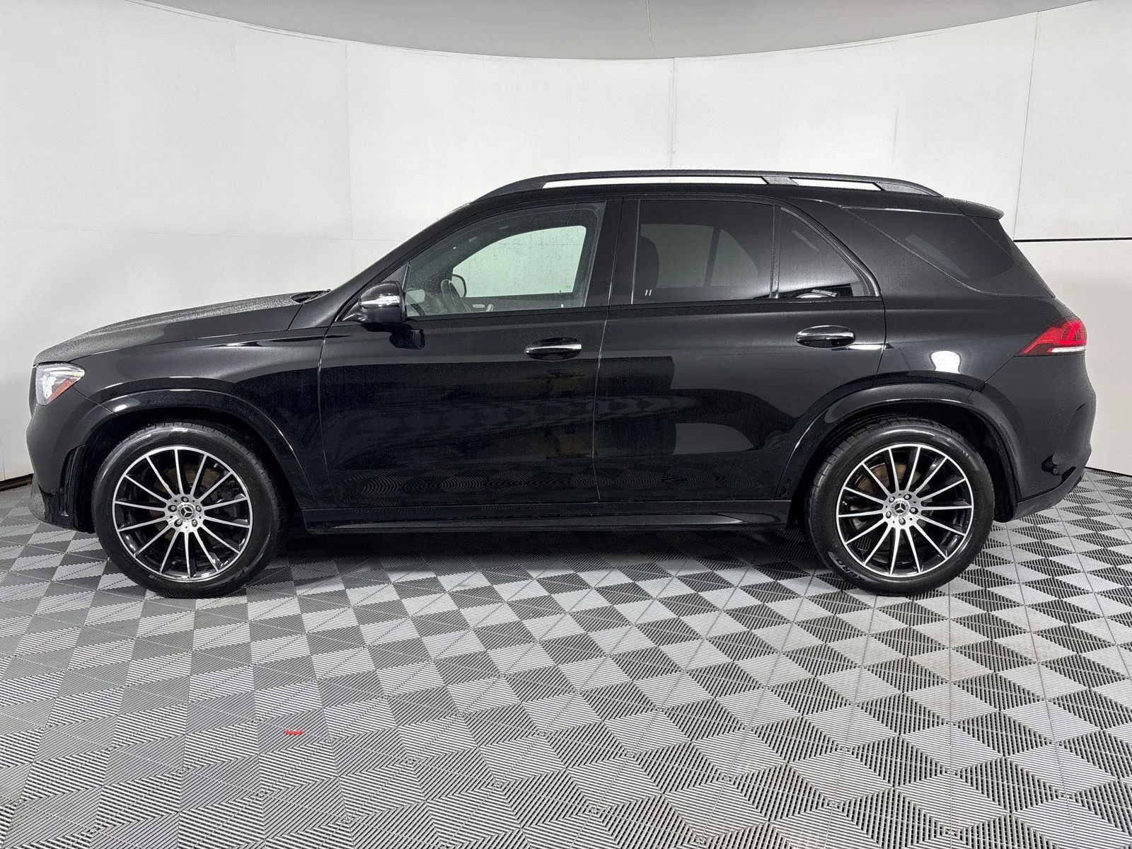 Used 2023  Mercedes-Benz GLE 450 image 16