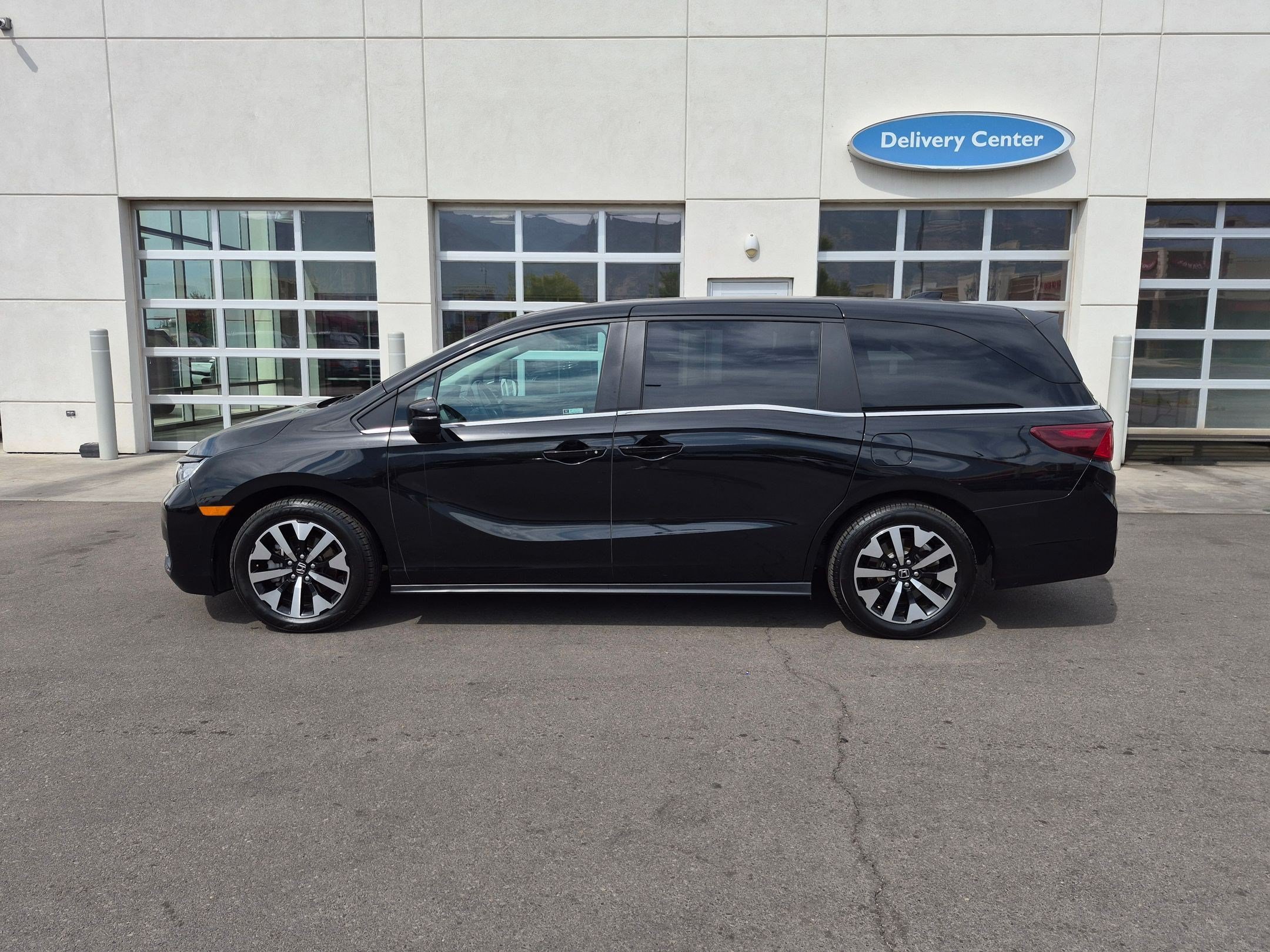 Used 2025 Black Honda EX-L image 7