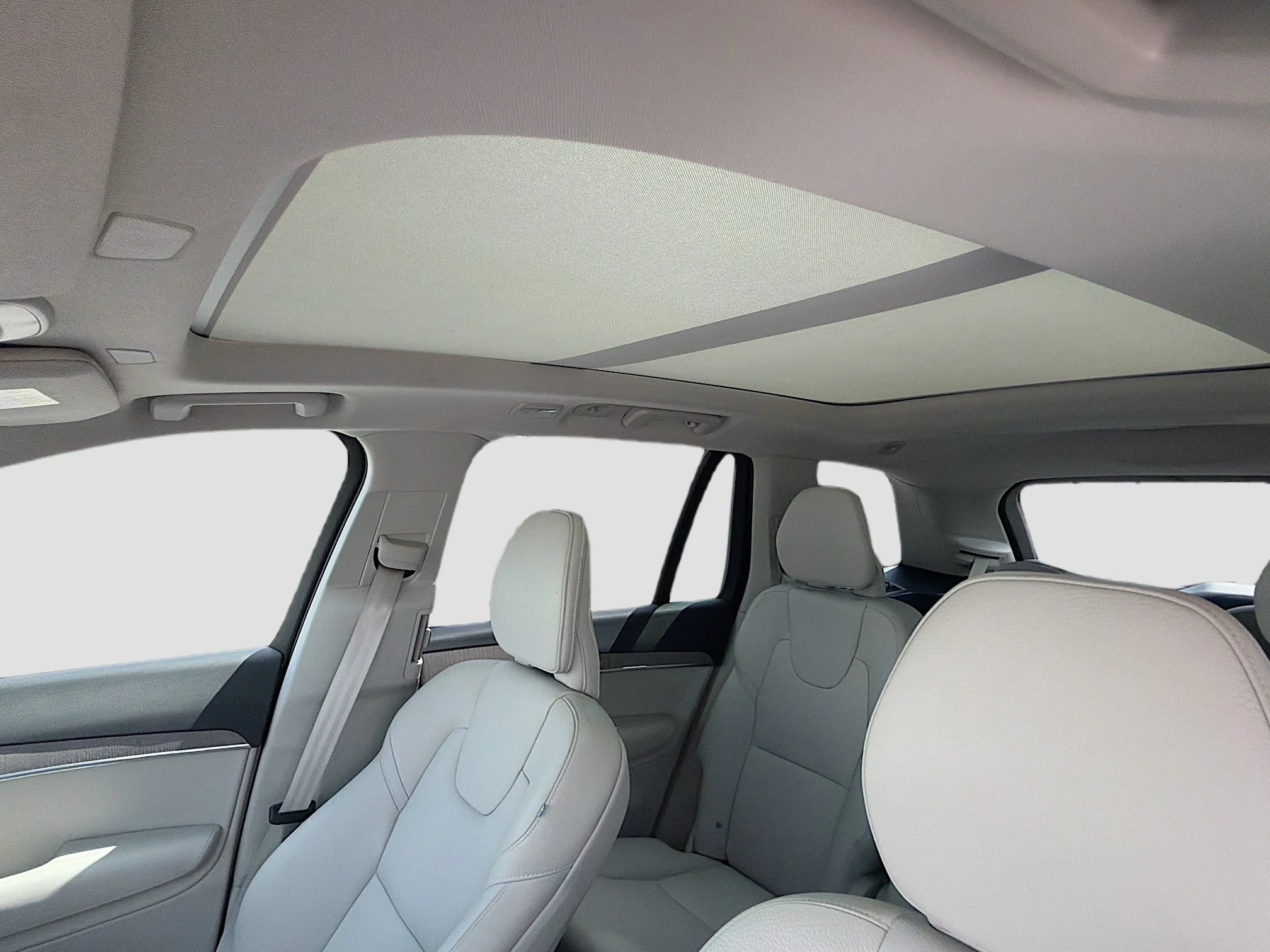 Used 2025 Denim Blue Metallic Volvo Plus image 27