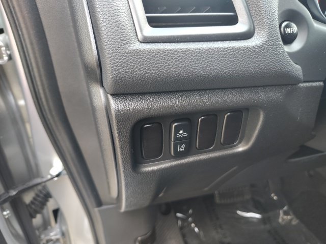 Used 2025 Silver Mitsubishi 2.0 ES image 10