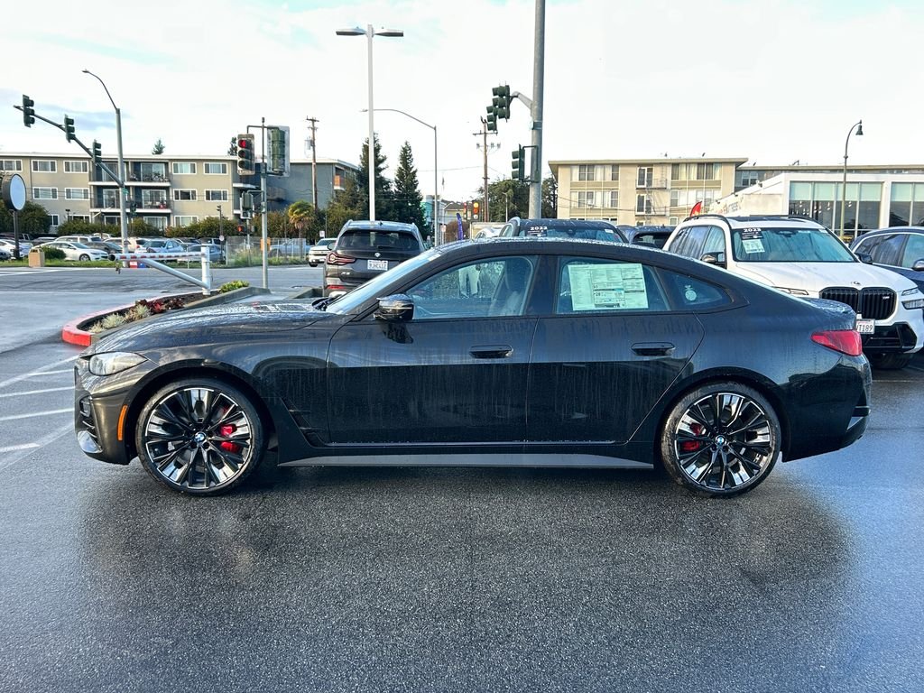 New 2026 Black Sapphire Metallic BMW M440i image 2