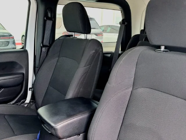 Used 2023 White Jeep Sport S image 10