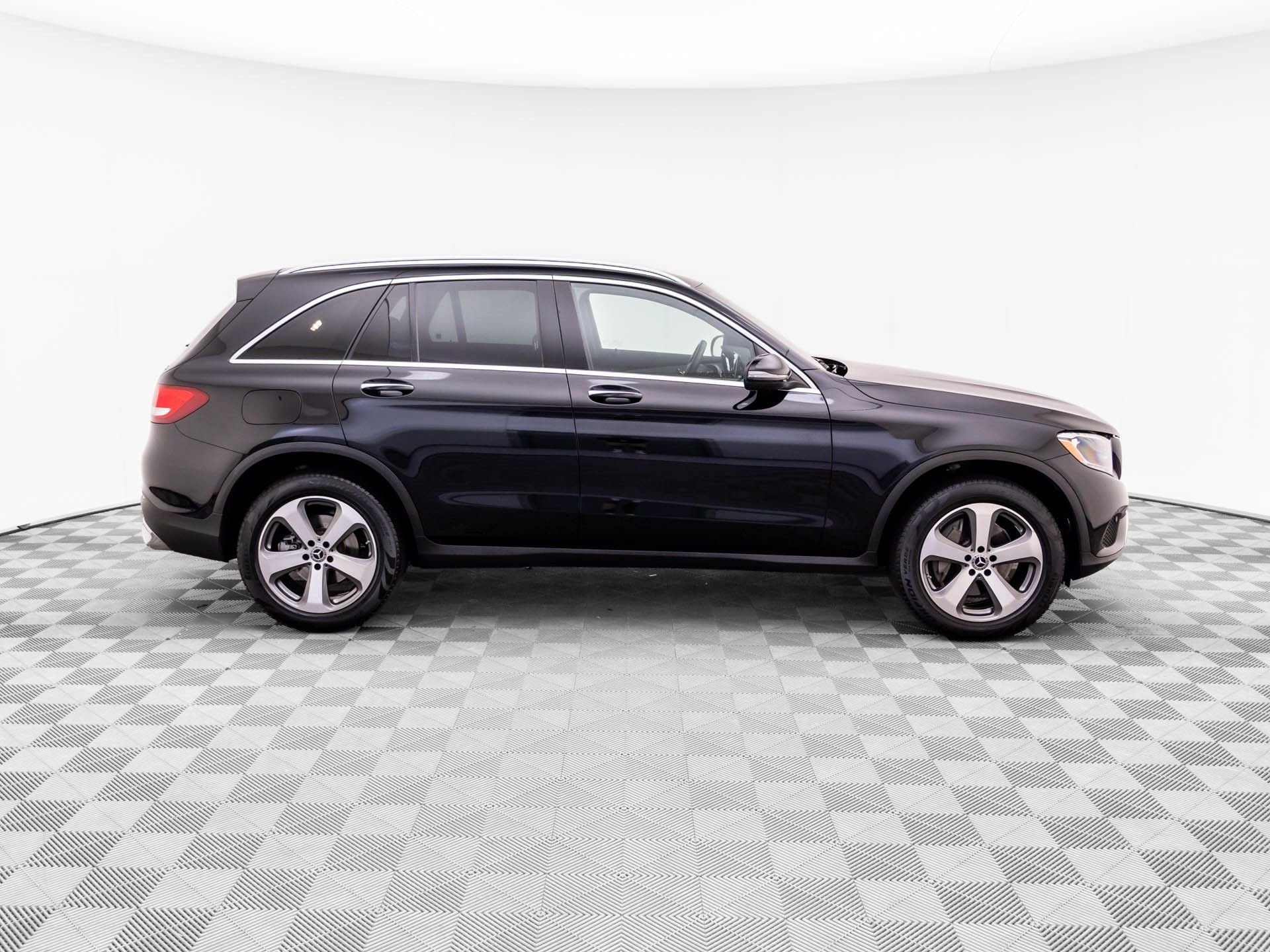 Used 2019  Mercedes-Benz GLC 300 image 6