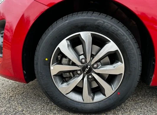 Used 2023 Red Kia S image 13