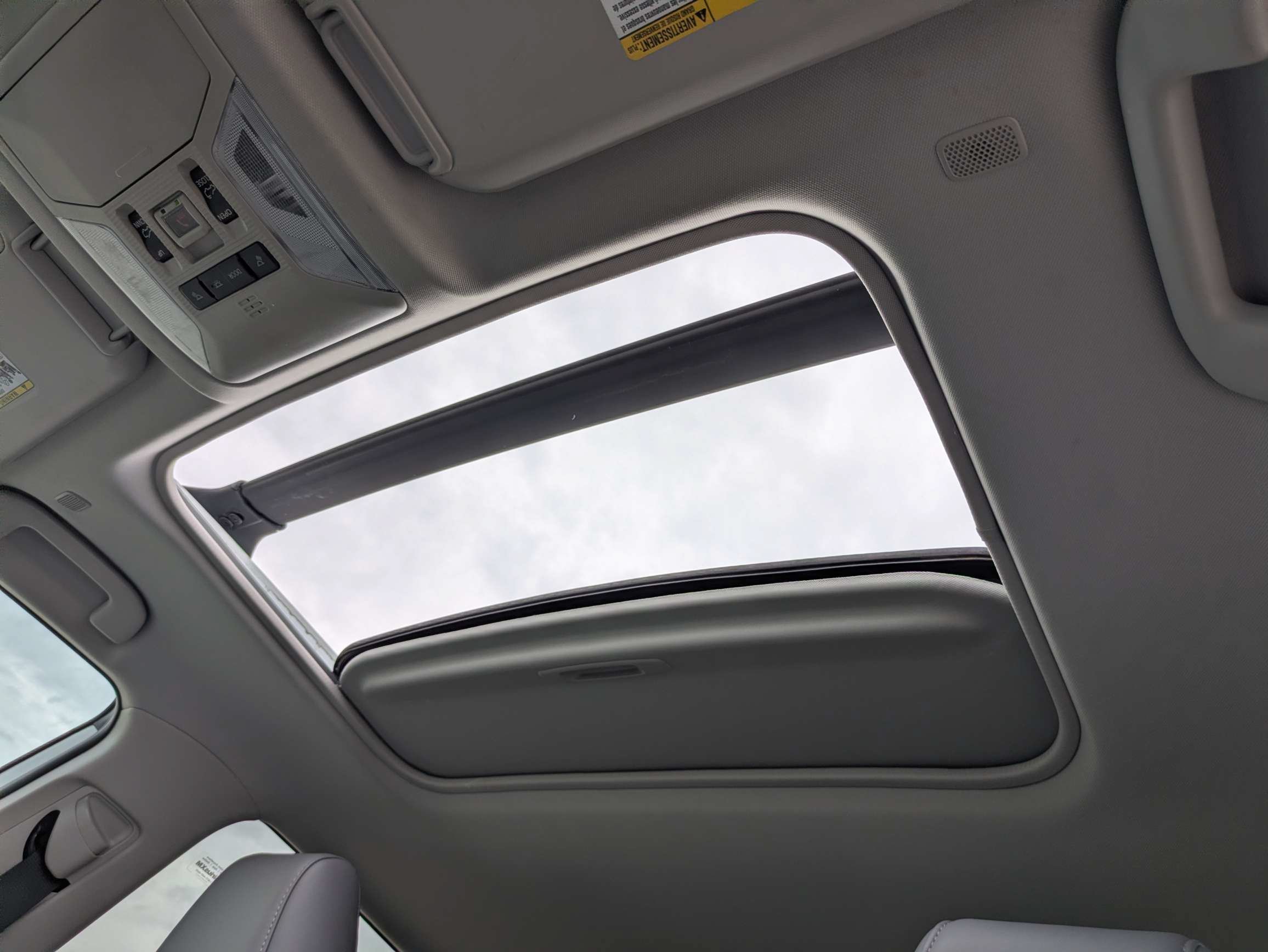 Used 2024 Pearl Toyota XLE Premium image 21
