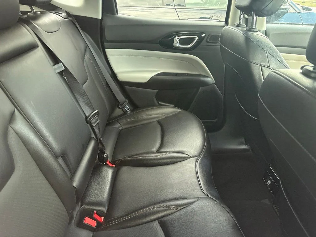 Used 2022 Silver Jeep Limited image 23