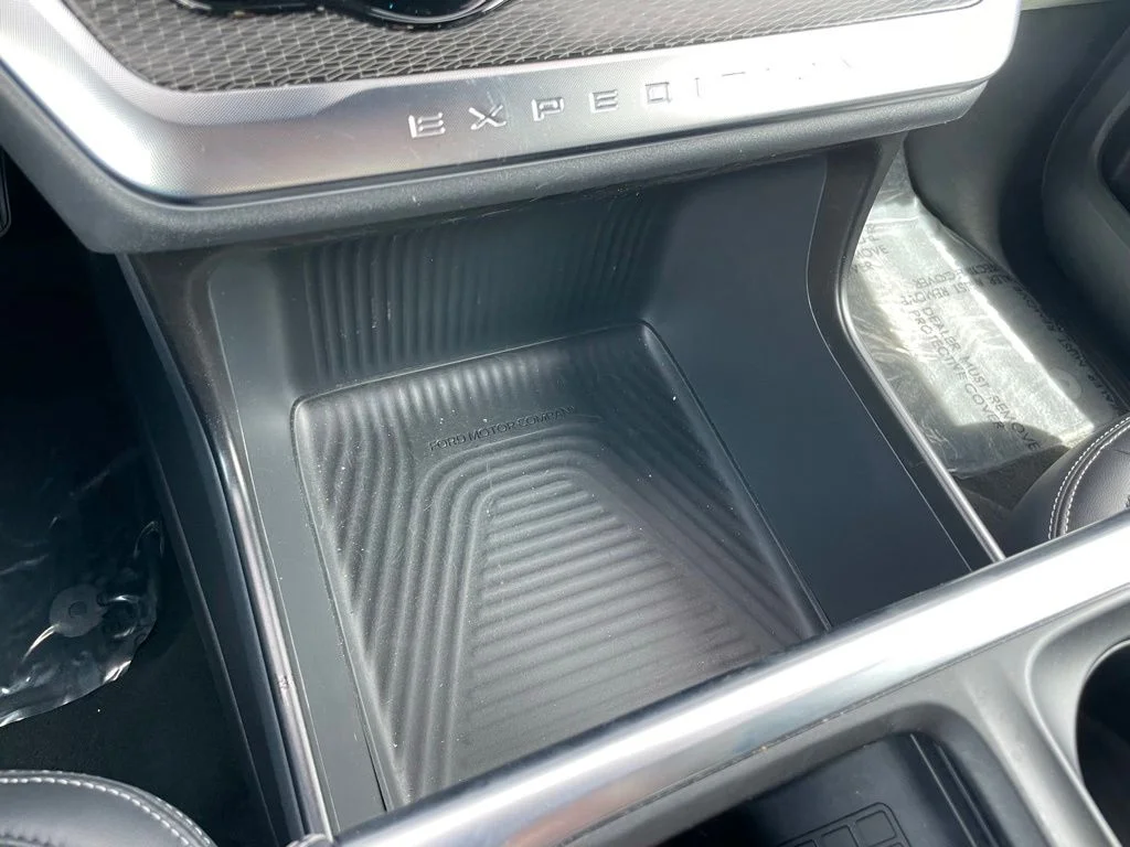 2025 Ford Expedition Platinum - Photo 16