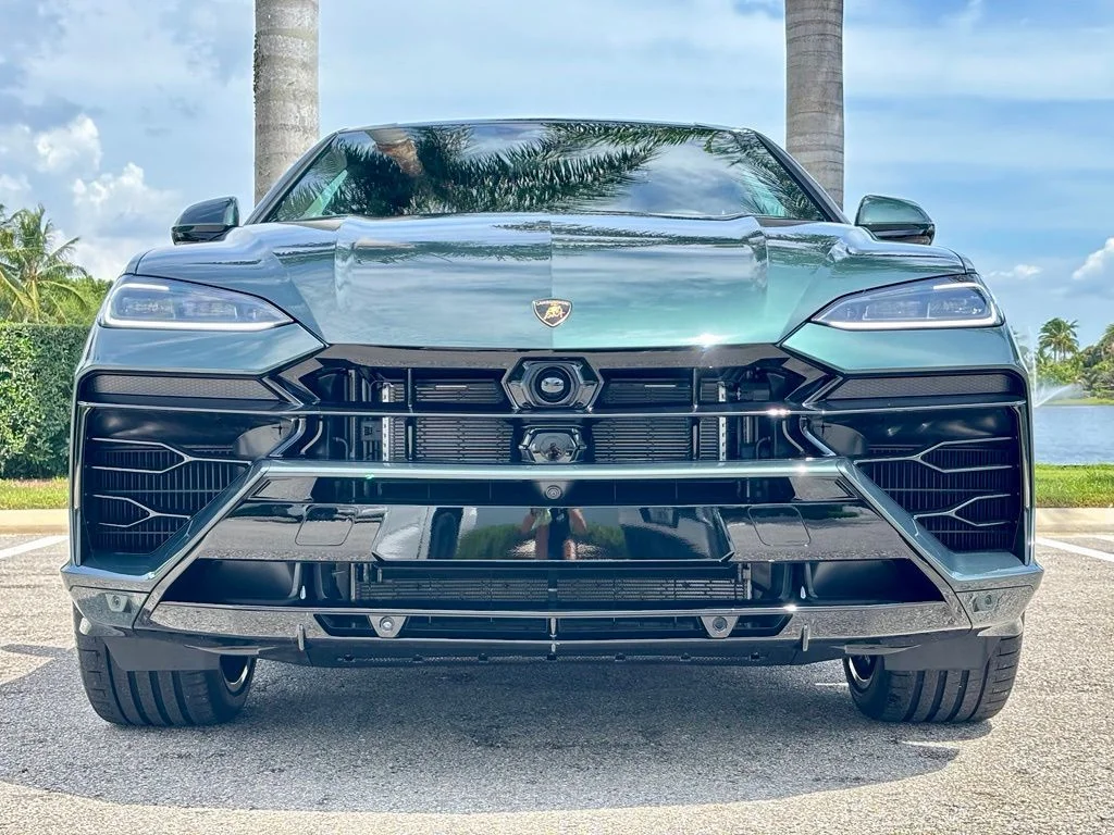 New 2026 Vl/Verde Lares Lamborghini SE image 3