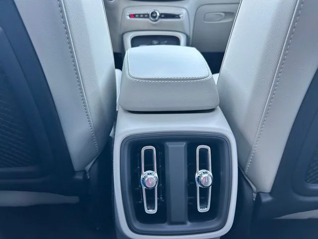 2026 Volvo XC40 Ultra - Photo 21
