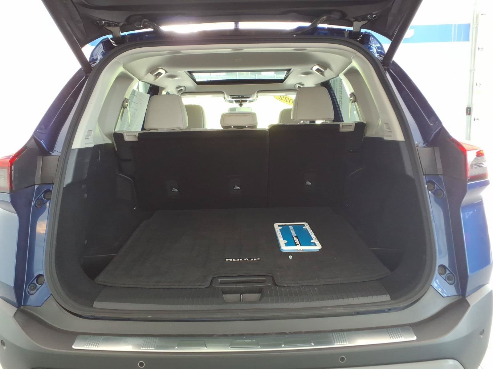 Used 2022 Caspian Blue Metallic Nissan SV image 19