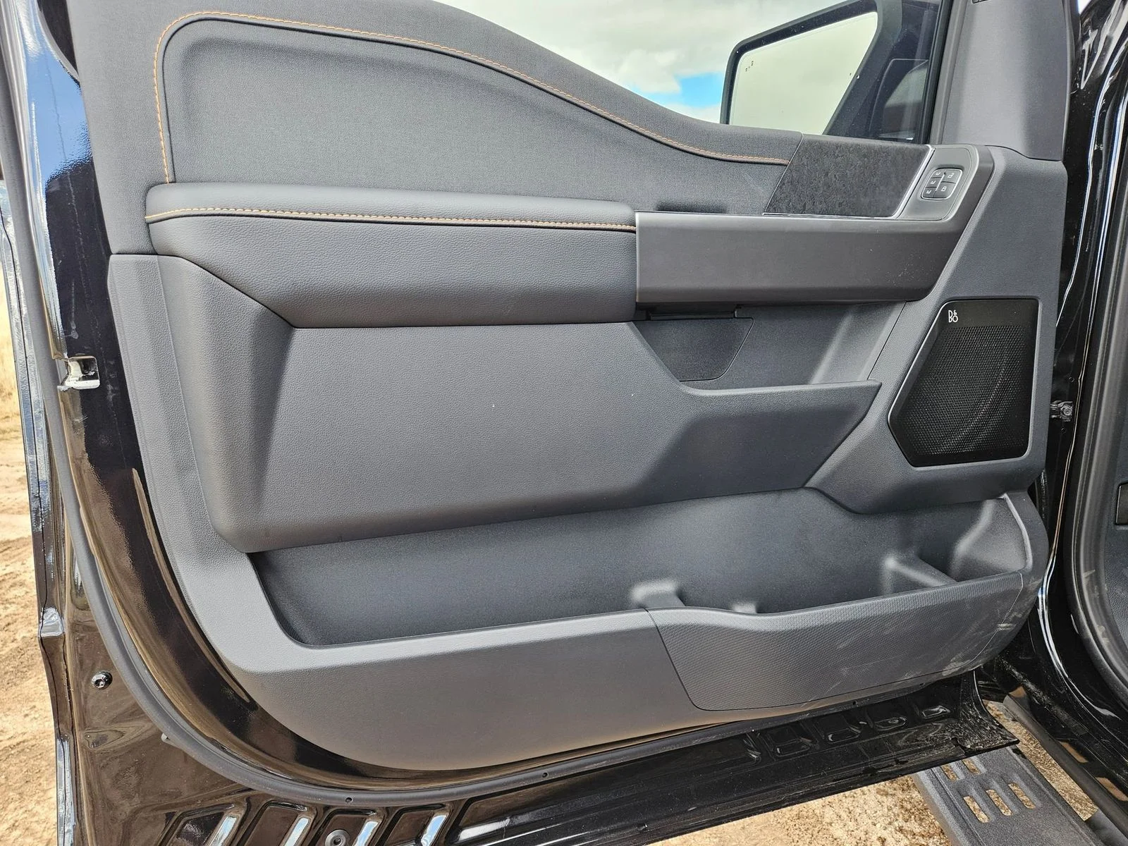 Used 2025 Black Metallic Ford Tremor image 12