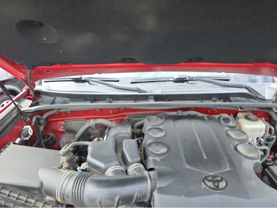 Used 2016 Barcelona Red Metallic Toyota SR5 image 5