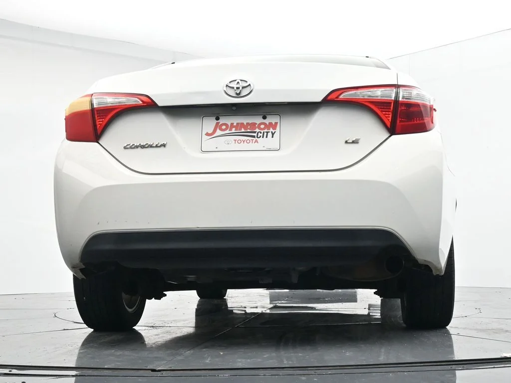 Used 2014 White Toyota LE Plus image 31