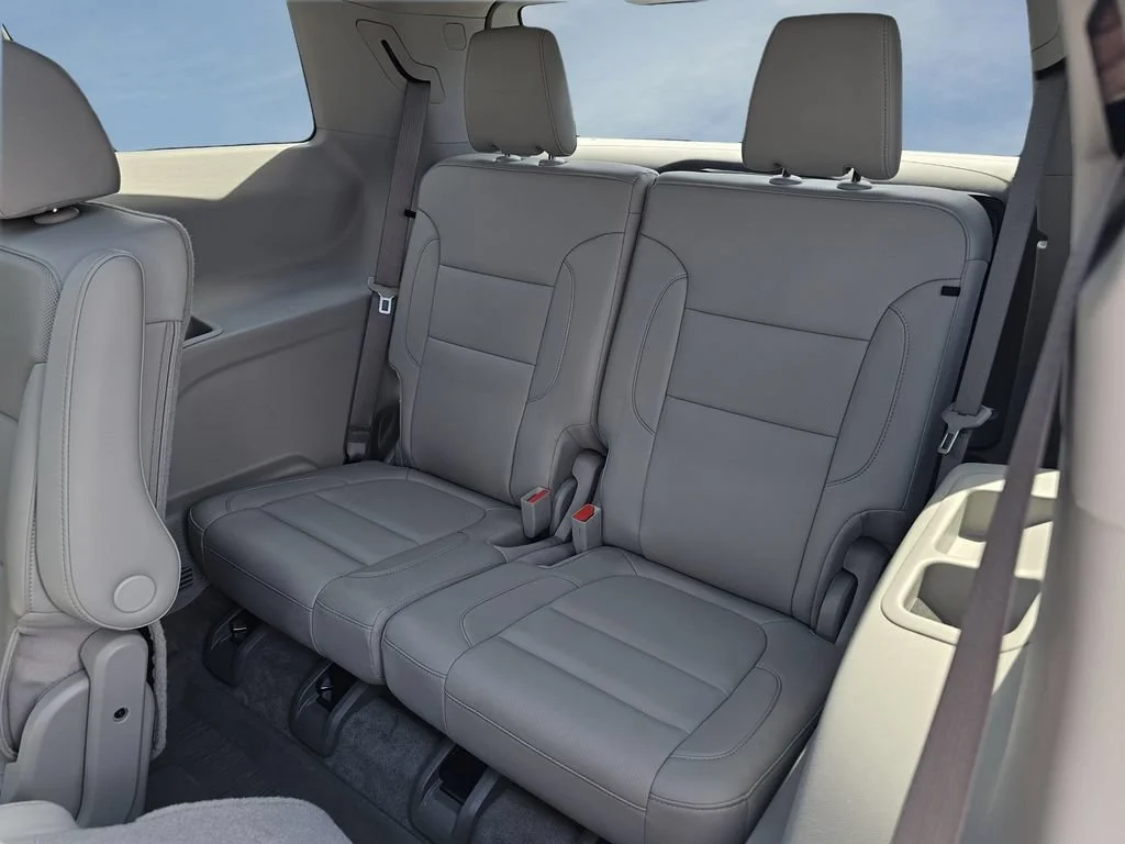 Used 2023 Summit White GMC SLT image 34