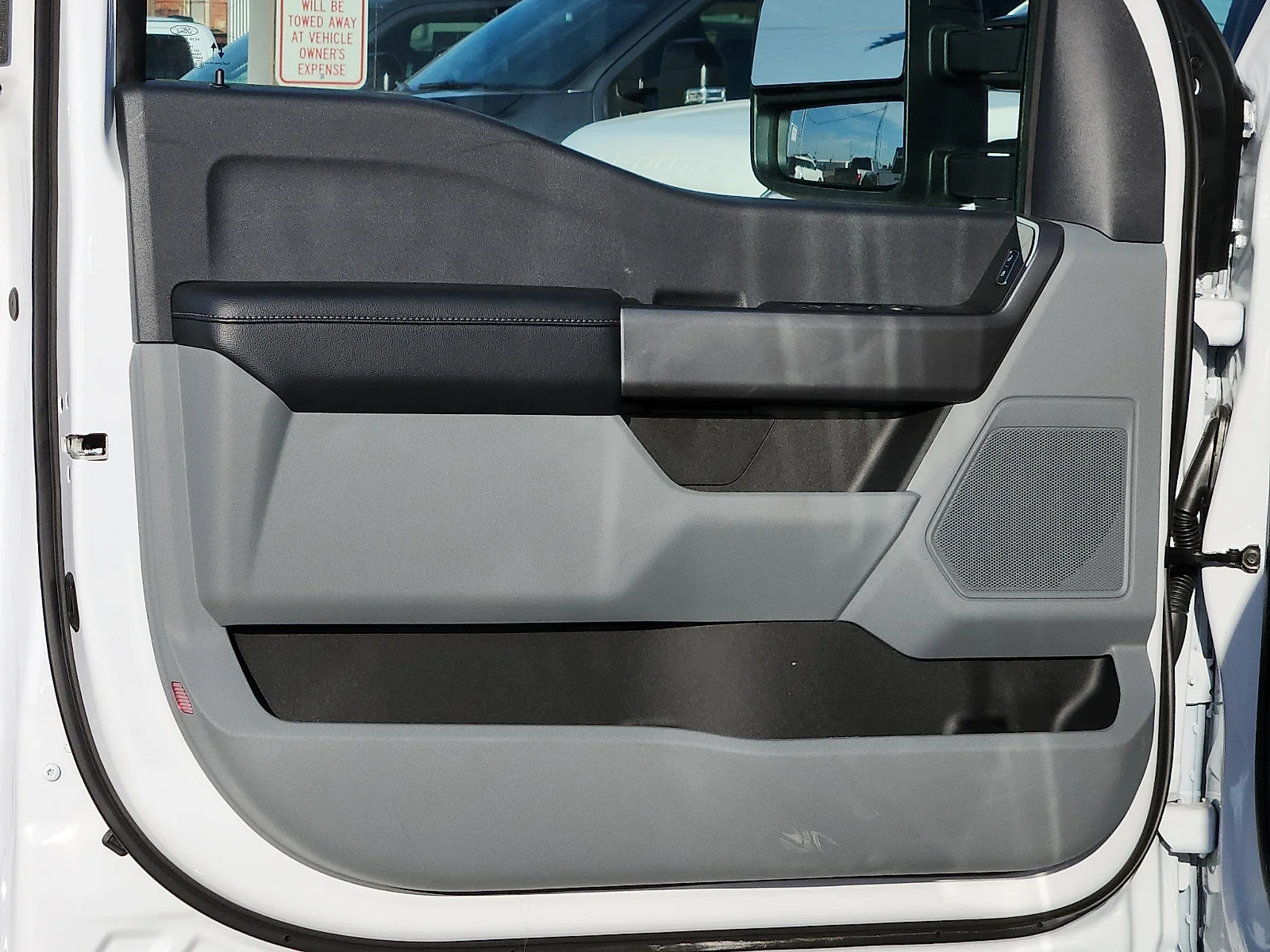 New 2027 Oxford White Ford XL image 14
