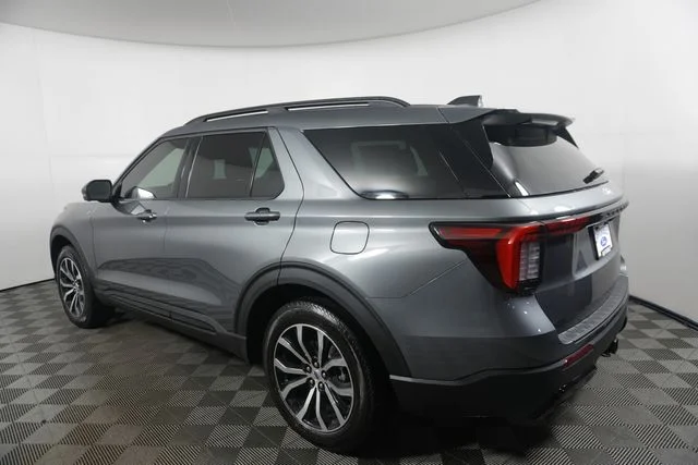 New 2027 Carbonized Gray Metallic Ford ST-Line image 20