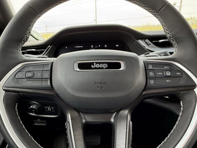 New 2026 Baltic Gray Metallic Clear-Coat Exterior Paint Jeep Limited image 19