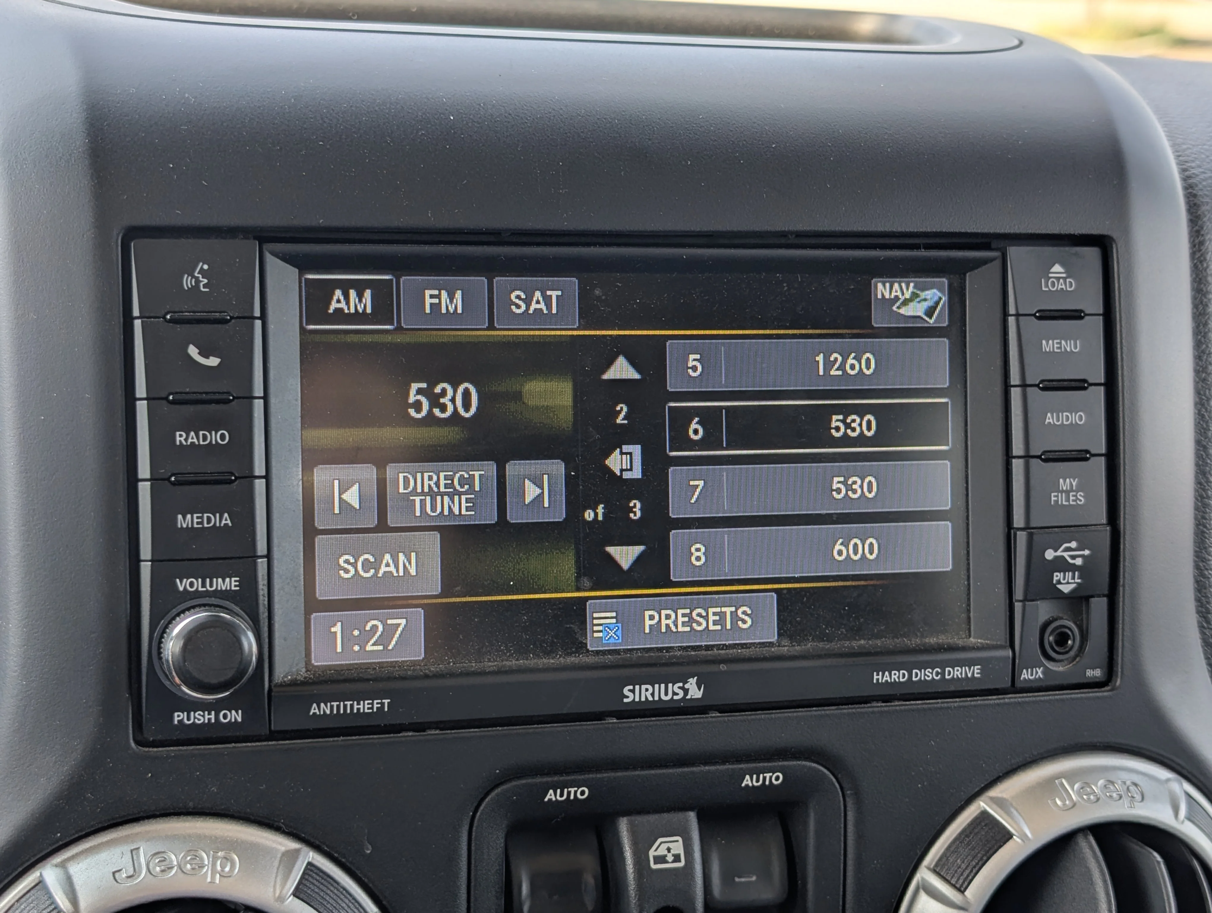 Used 2013 Black Jeep Sahara image 24