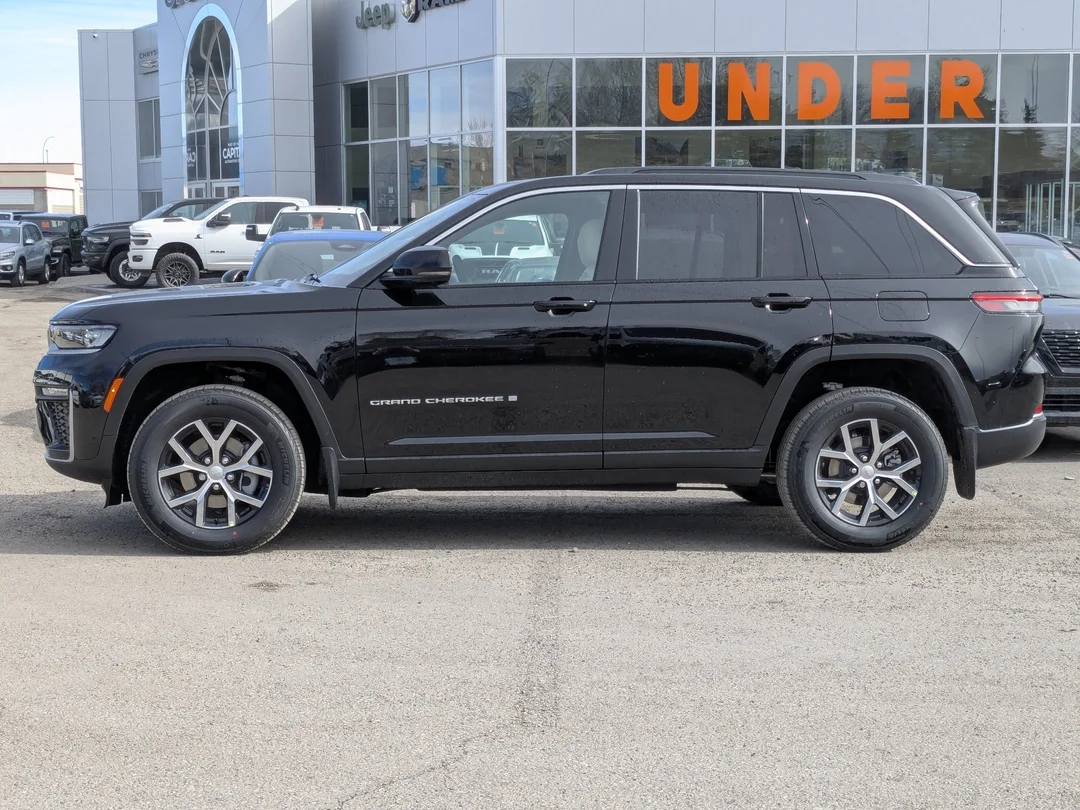New 2026 Black Jeep Limited - - 4x4 - Panoramic Sunroof - Luxury Tech II - 9 Amplified Speakers - Remote Start & More! image 5