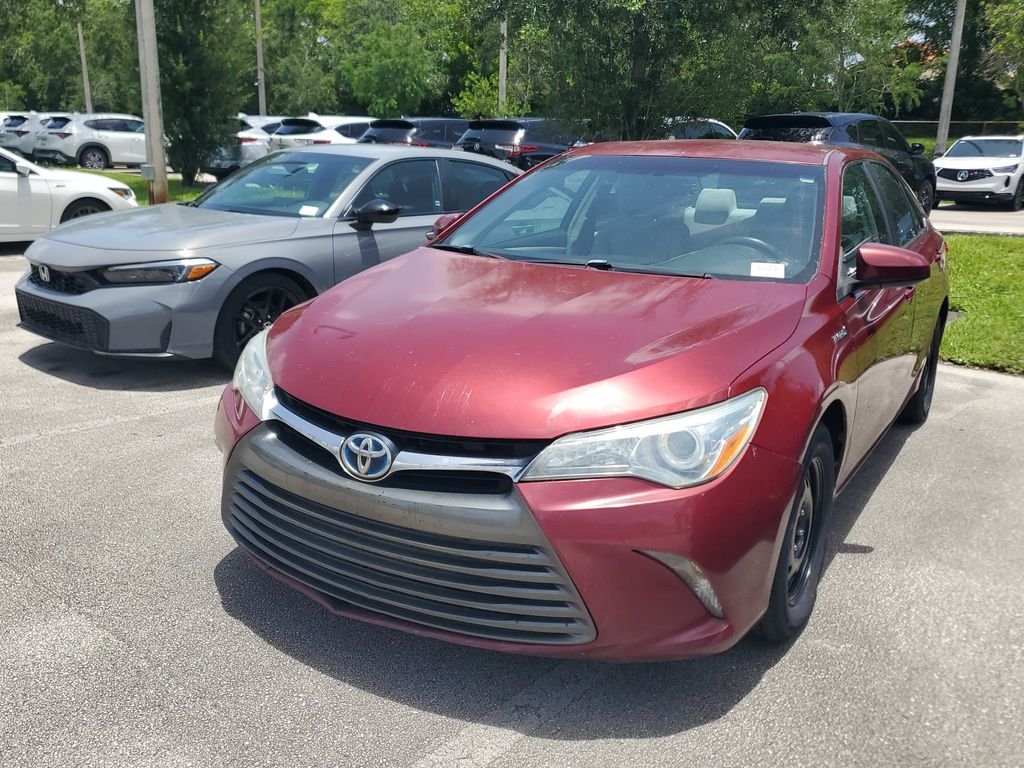 Used 2015 Red Toyota LE image 3