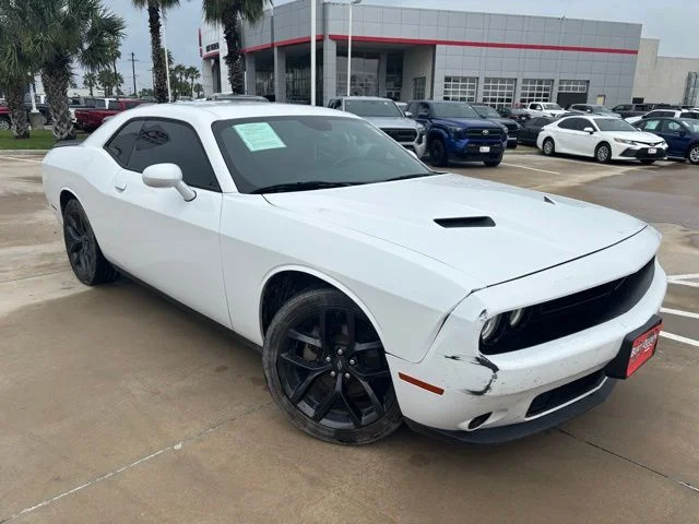 2022 Dodge Challenger SXT Auto's photo