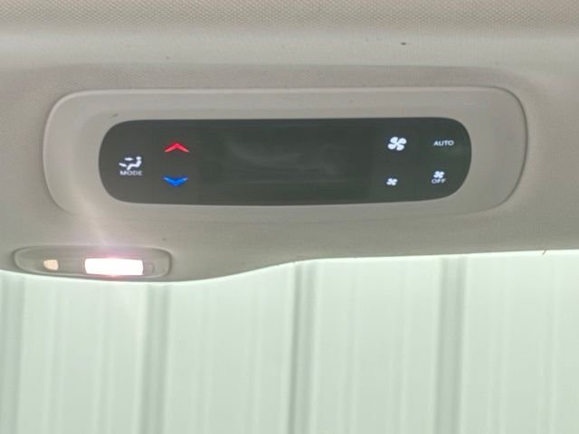Used 2018 White Chrysler Limited image 15
