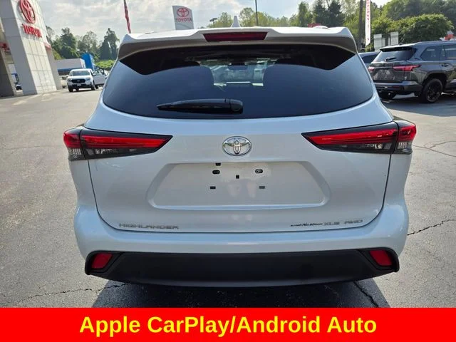 Used 2023 Beige Toyota XLE image 8