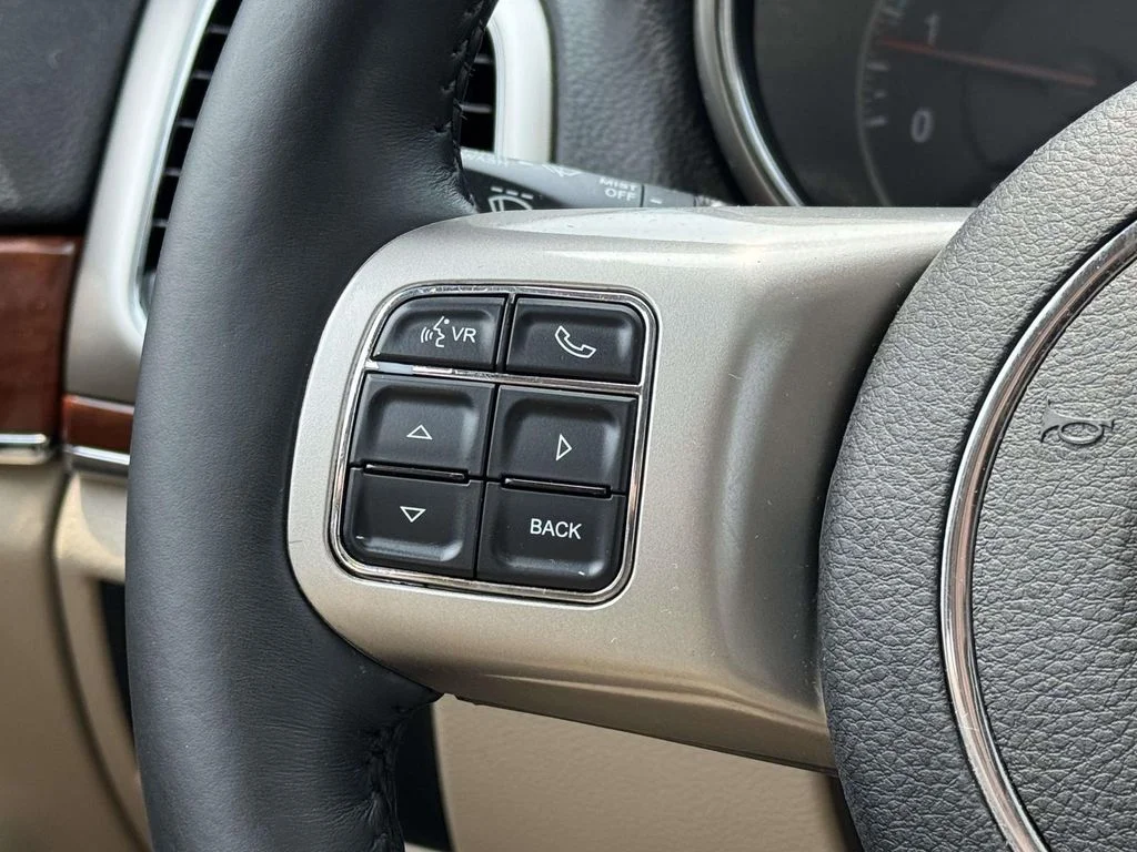 Used 2013 Gray Jeep Limited image 23