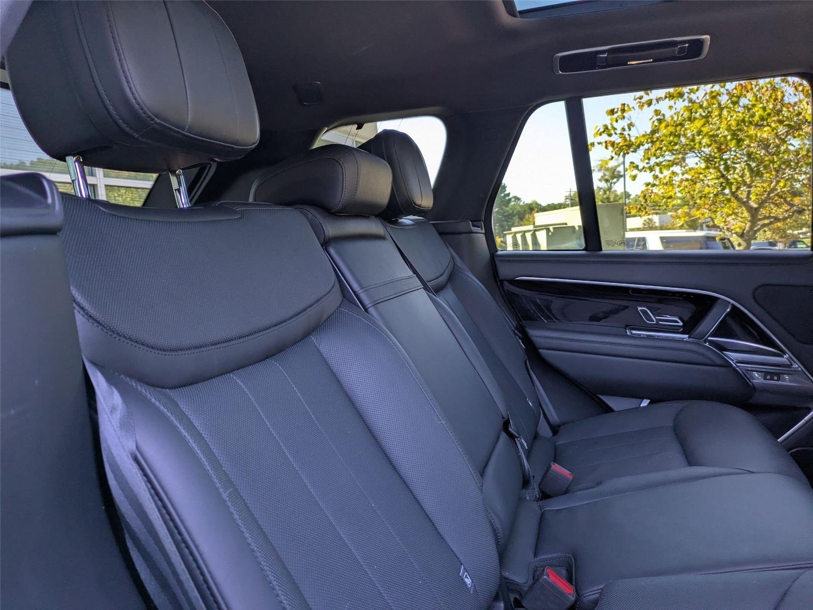 2023 Land Rover Range Rover SE - Photo 32